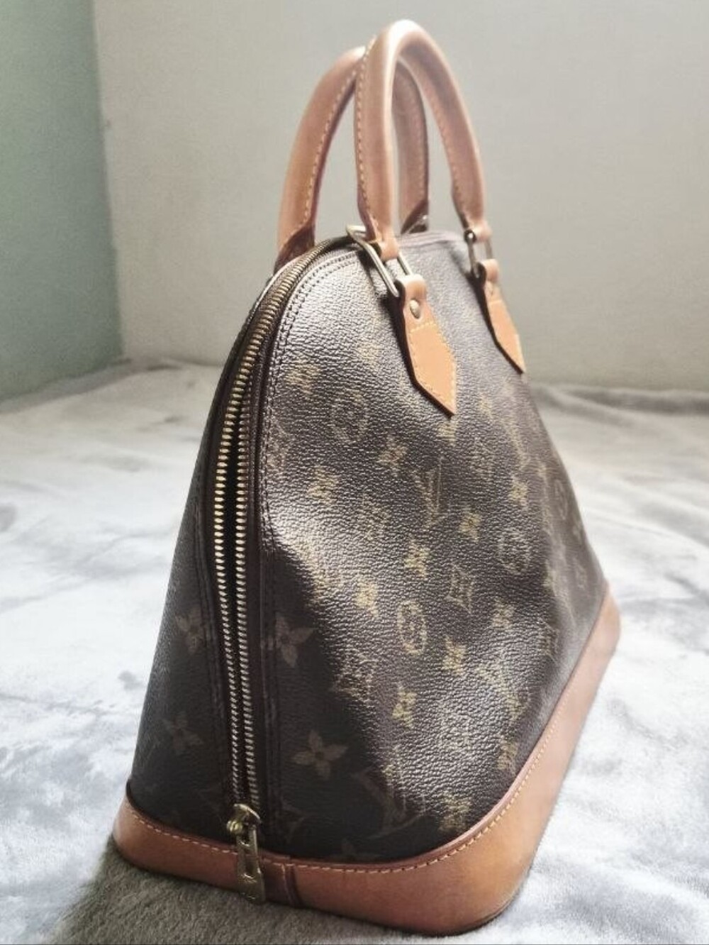 Authentic Louis Vuitton Alma PM Monogram Top Handle - Picture 5 of 16